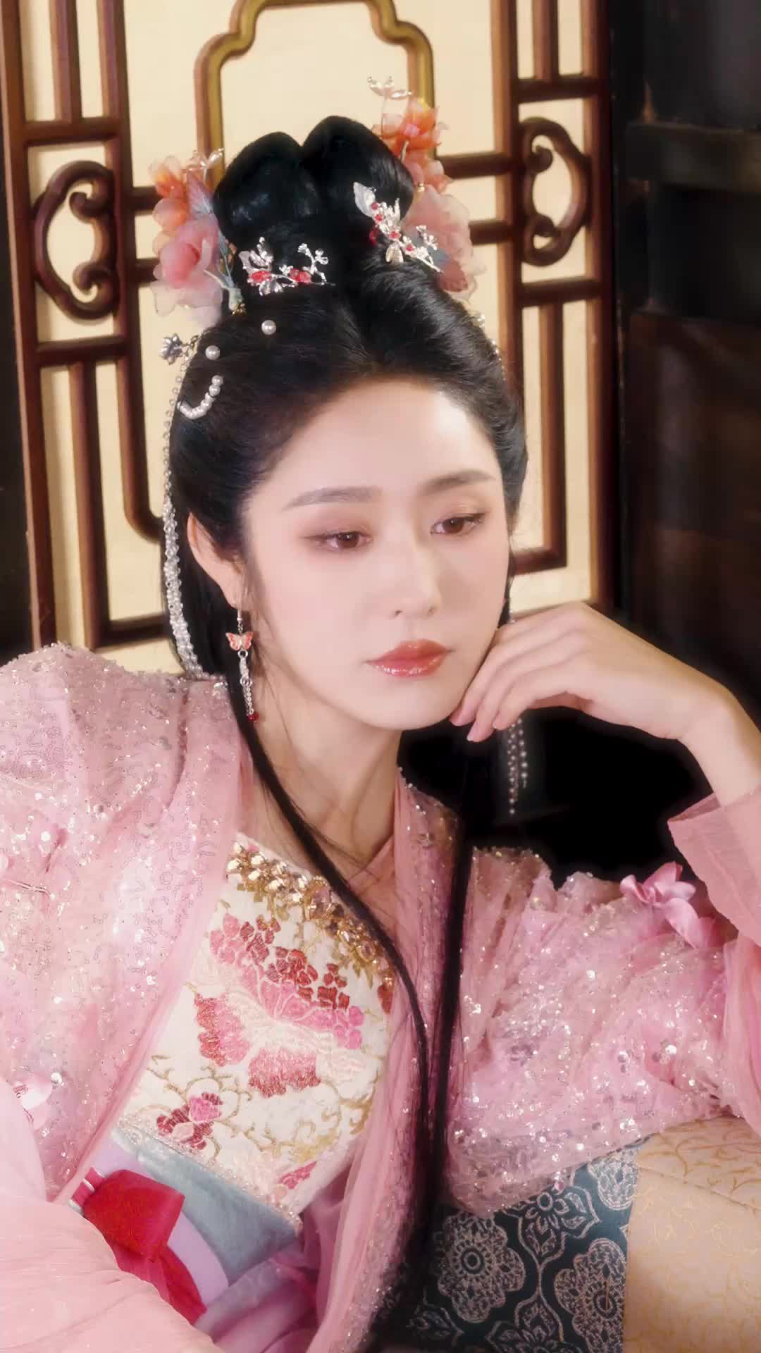 Episode 4 - Fatal Beauty: Revenge in the Palace